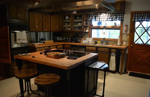 Covington House | Cozy Mountain home near Covington, Virginia, The Greenbriar and Homestead