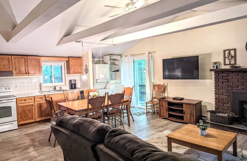 Thornhurst House | Cozy Mountain Retreat in Arrowhead Lake, Gold Star Community
