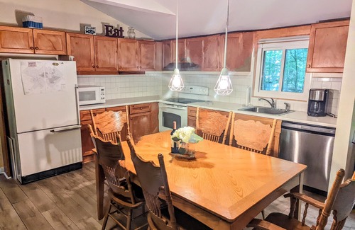 Thornhurst House | Cozy Mountain Retreat in Arrowhead Lake, Gold Star Community