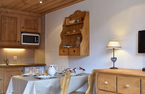 Meribel Centre Apartment | Cozy Mountain Studio, Sleeps 4, Near Méribel Center, Balcony, and Ski Access