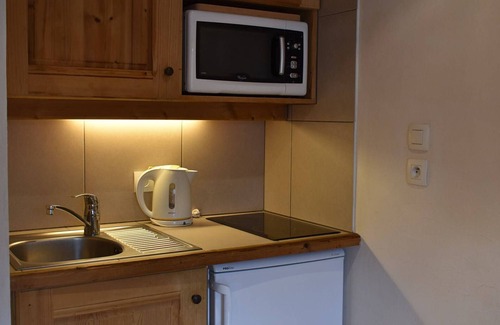 Meribel Centre Apartment | Cozy Mountain Studio, Sleeps 4, Near Méribel Center, Balcony, and Ski Access
