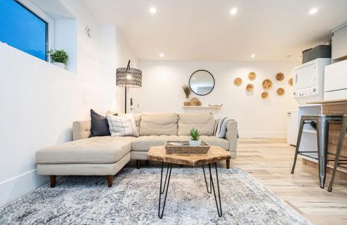 Burnaby Apartment | Cozy Mountain View Suite with Parking and Floor Heating for 4