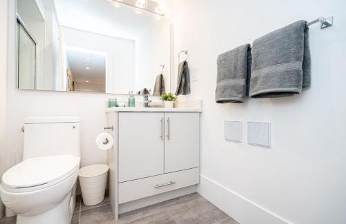 Burnaby Apartment | Cozy Mountain View Suite with Parking and Floor Heating for 4