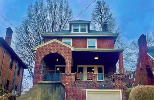 Mount Lebanon House | Cozy Mt. Lebanon Getaway! - 3BRnn