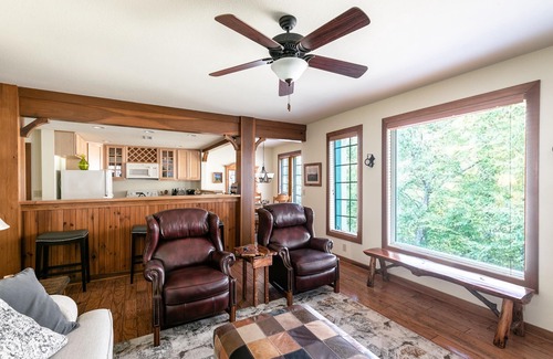 Mountain Air Condo | Cozy Mtn Retreat w/Hiking & Views - Pet Friendly!