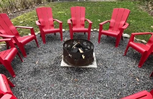 Muskoka Lakes Cottage | Cozy Muskoka Cottage Ideally located between Bracebridge and Port Carling