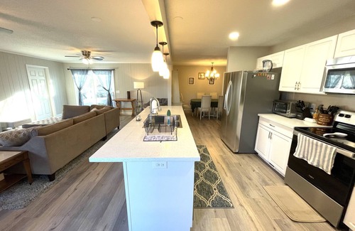 Antioch House | Cozy Nashville Home