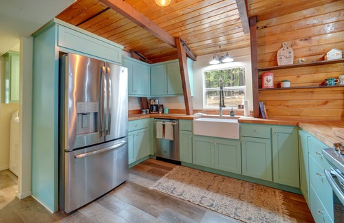 Nevada City Cabin | Cozy Nevada City Cabin: Deck, Game Room, Fire Pit