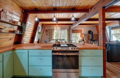 Nevada City Cabin | Cozy Nevada City Cabin: Deck, Game Room, Fire Pit