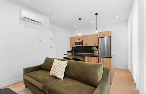 Plateau Mont Royal Apartment | Cozy New Flat in Habitat Plateau by Denstays