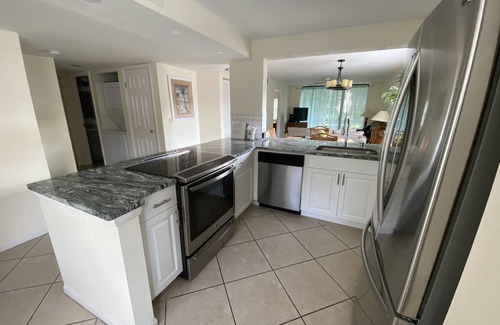 South Bradenton Apartment | Cozy new kitchen Shorewalk condo close to img and beach