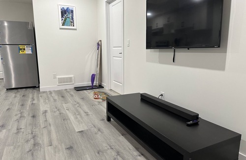 Calgary House | Cozy Newly Built Suite Close to Airport with Free Parking | Separate Entrance