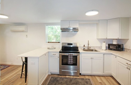 Marion House | Cozy newly remodeled lower level duplex in Marion! Conveniently located to town!