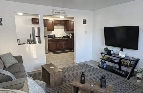 Ashwaubenon House | Cozy Newly Remodeled Two-Bedroom Townhouse in Green Bay Near Lambeau!