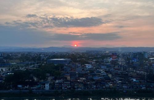 Ugong Apartment | Cozy Nook in the City