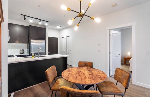 Central Lonsdale Apartment | Cozy North Van Flat in North Vancouver