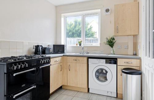 Newark upon Trent House | Cozy Nottingham Retreat with 3 Bedrooms