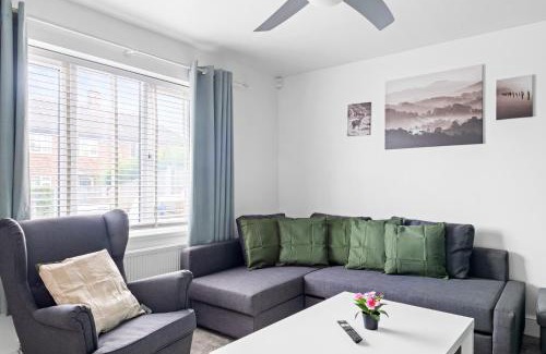 Newark upon Trent House | Cozy Nottingham Retreat with 3 Bedrooms
