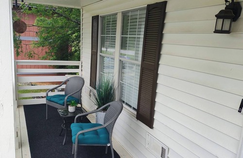 Lithonia House | COZY OASIS , ENTIRE HOUSE IN LITHONIA. 7 Minutes from Stonecrest Mall