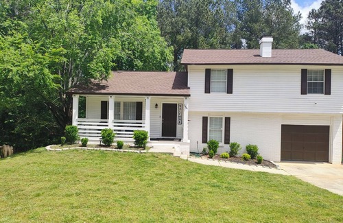 Lithonia House | COZY OASIS , ENTIRE HOUSE IN LITHONIA. 7 Minutes from Stonecrest Mall