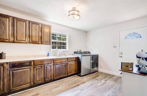 Clarksville Apartment | Cozy Oasis of Clarksville!