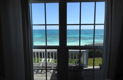 Hope Town House | Cozy Ocean-Side Cottage in Historic Hope Town Settlement