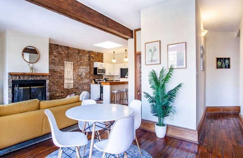 Old City Apartment | Cozy Old City Loft - Minutes from Market Square