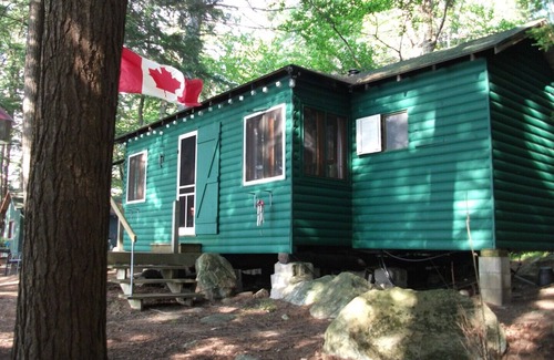 Minden Hills Cottage | cozy old fashioned cottage in the heart of beautiful Haliburton Highlands