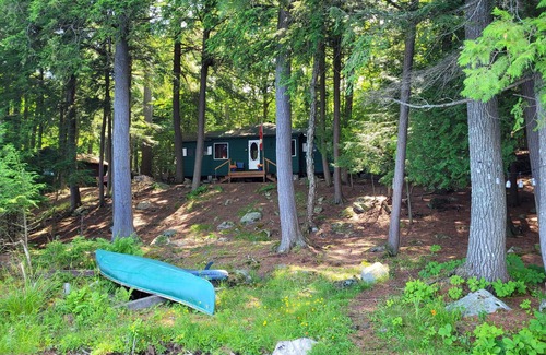 Minden Hills Cottage | cozy old fashioned cottage in the heart of beautiful Haliburton Highlands