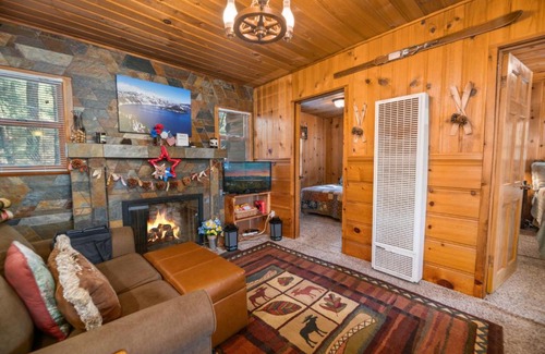Big Bear City House | Cozy on Rainbow
