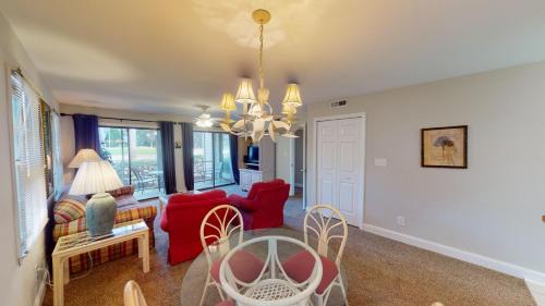 Pawleys Island House | Cozy One Bed Suite at Pawleys Plantation