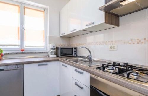 Martina Apartment | Cozy One Bedroom Apartment with Terrace