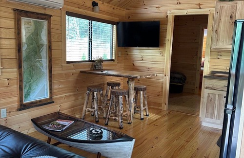 Hiawassee Cabin | Cozy one bedroom cabin in charming Hiawassee with WiFi, AC & Heat