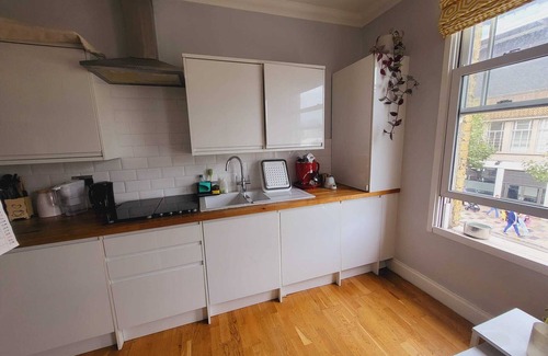 Latchmere Apartment | Cozy one-bedroom flat in Clapham Junction.