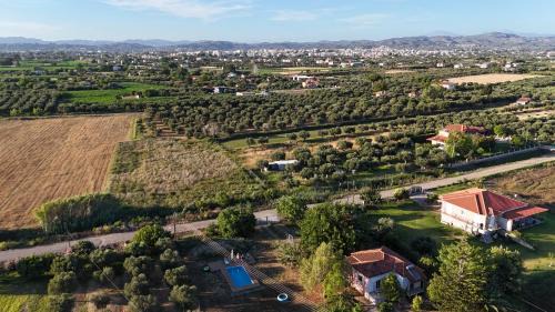 Pyrgos House | Cozy Owl's Studio Home