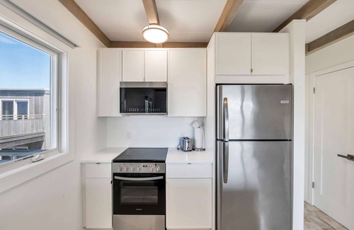 Napeague Apartment | Cozy Pad 2BR Beachside Home | TennisPoolFreePKG