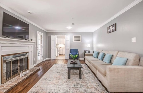 Cordova House | Cozy Patio, Mins to Downtown! Cordova Colonial