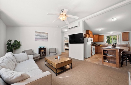 Langley House | ♿️Cozy/Peaceful/Bright 🏡 Hot Tub + Private Beach