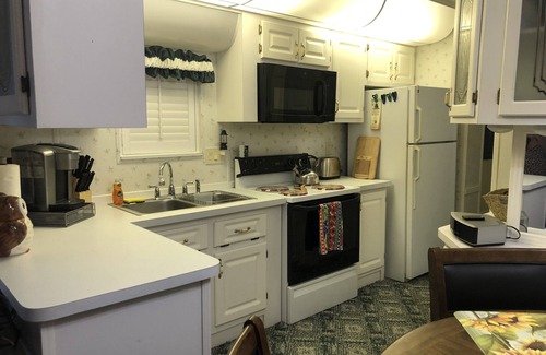 Kissimmee Cottage | Cozy , peaceful cottage just ten minutes from Disney