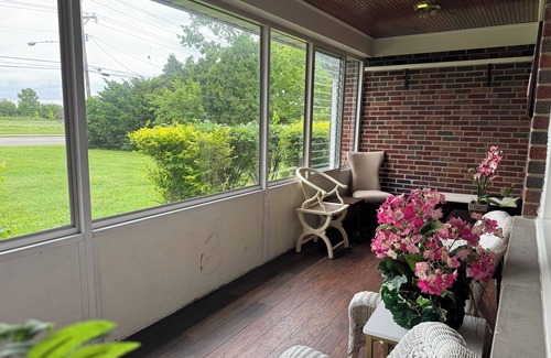 Mason House | cozy peaceful living in the heart of Mason