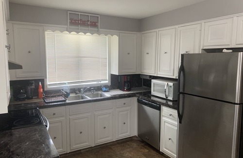 Canton House | Cozy Penthouse style Vacation Unit close to Hall of Fame