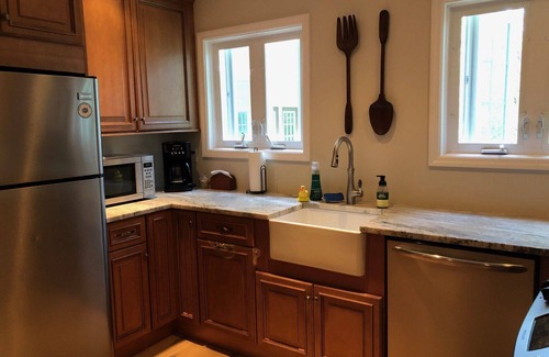 Londonderry House | Cozy Peru home in walking distance to village