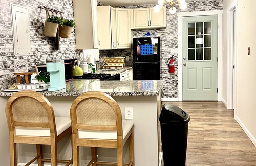 Villas Cottage | Cozy, Pet friendly Coastal Cottage with a private Hot Tub in Cape May county