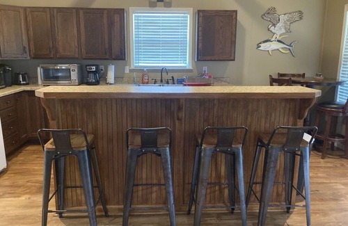 Venice Boat Rental | Cozy, Picturesque Houseboat with Great Entertainment Area