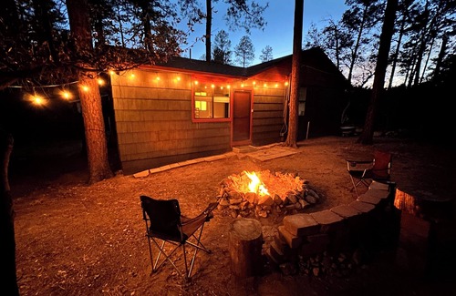 Prescott Cabin | Cozy Pines Cabin in Prescott - 3bd/2ba