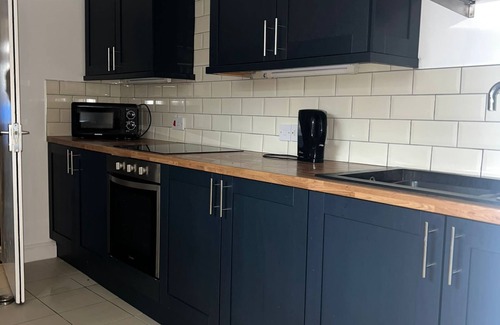 Liverpool Bed & Breakfast | Cozy Place