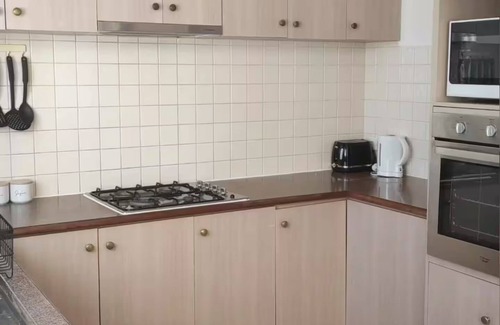 Nollamara House | Cozy place near City & Shops