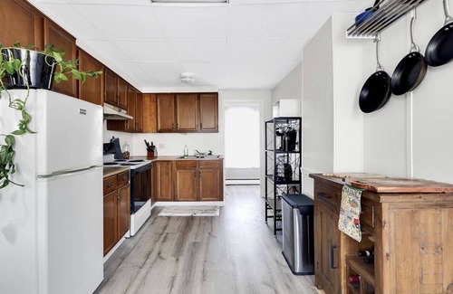 East Deering Apartment | Cozy Portland Apartment with parking and backyard!