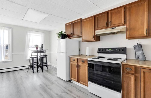 East Deering Apartment | Cozy Portland Apartment with parking and backyard!