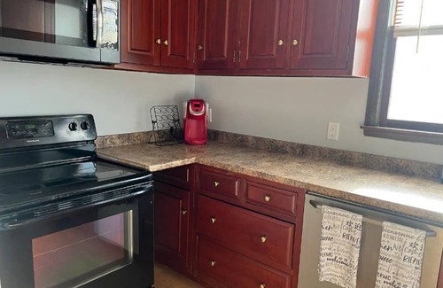 New London Apartment | Cozy Post Hill apartment - close to casinos & beaches
